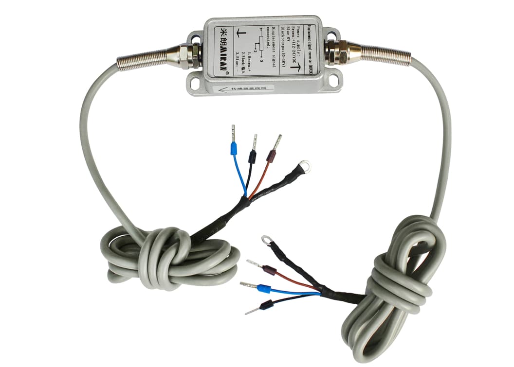 外置式位移传感器变送器